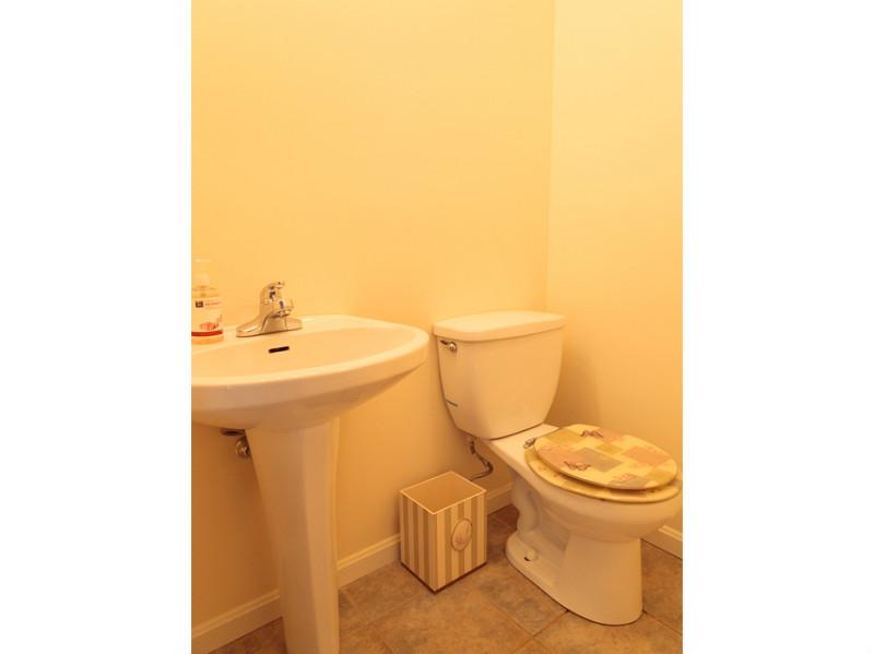 28 Ledgebrook Dr, Blackstone, MA 01504 photo 7