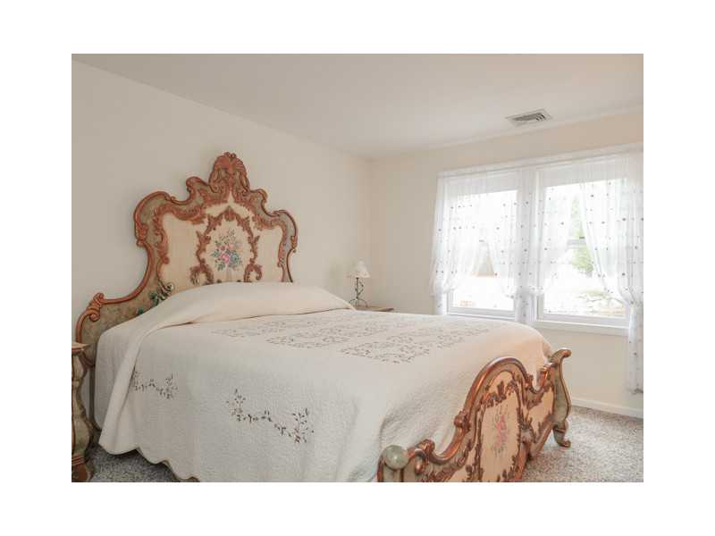28 Ledgebrook Dr, Blackstone, MA 01504 photo 8