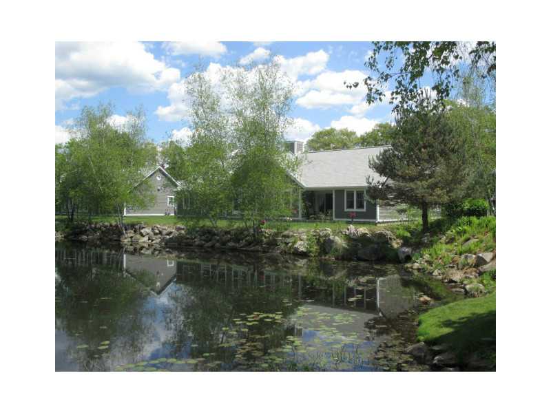 28 Ledgebrook Dr, Blackstone, MA 01504 photo 2
