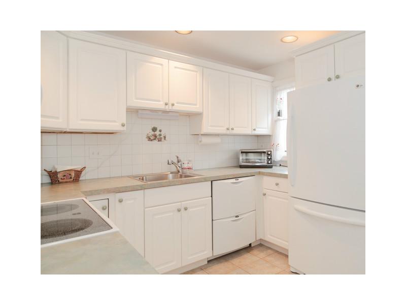 28 Ledgebrook Dr, Blackstone, MA 01504 photo 4
