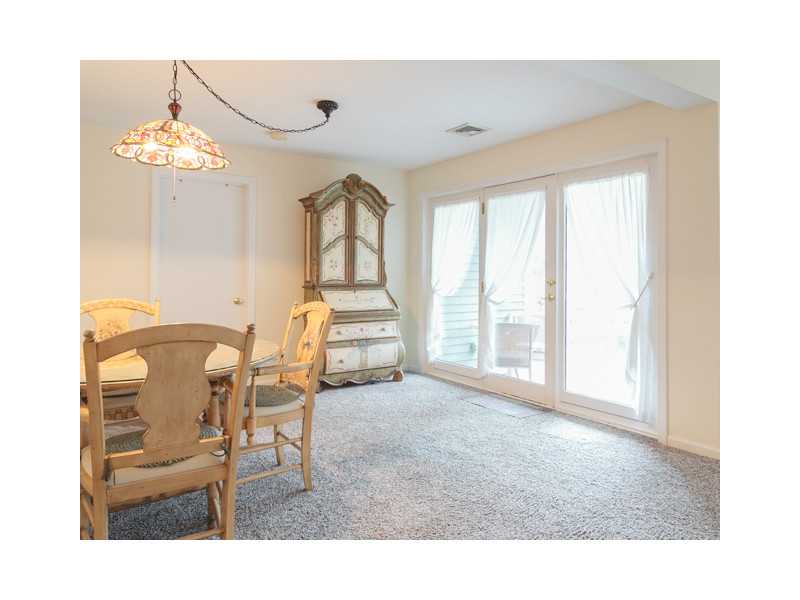 28 Ledgebrook Dr, Blackstone, MA 01504 photo 5