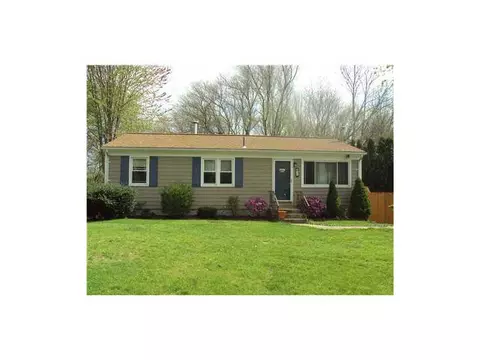 55 Sophia Dr, Warwick, RI 02886 photo 2