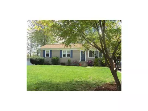 55 Sophia Dr, Warwick, RI 02886 photo 3