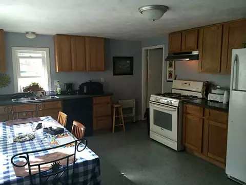 62 Cato St, Woonsocket, RI 02895 photo 3