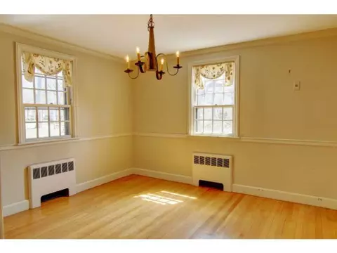 489 Squantum Dr, Warwick, RI 02888 photo 6