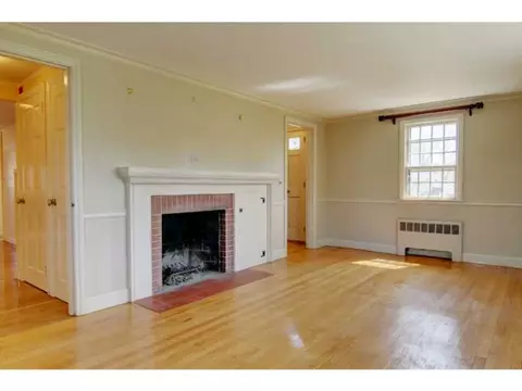 489 Squantum Dr, Warwick, RI 02888 photo 8