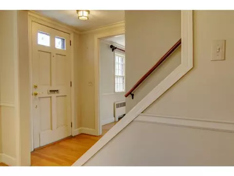 489 Squantum Dr, Warwick, RI 02888 photo 3