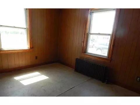 140 Warwick St, Woonsocket, RI 02895 photo 5