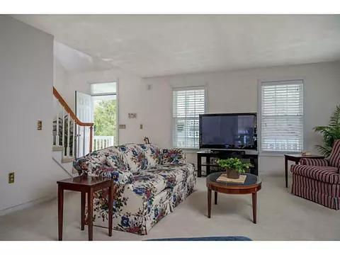 28 Windward Dr, Westerly, RI 02891 photo 4