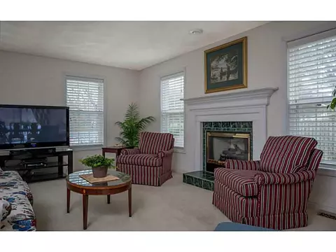 28 Windward Dr, Westerly, RI 02891 photo 7