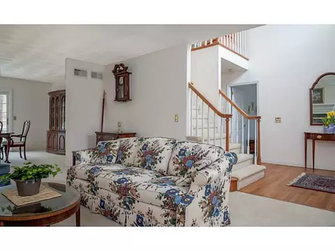 28 Windward Dr, Westerly, RI 02891 photo 5