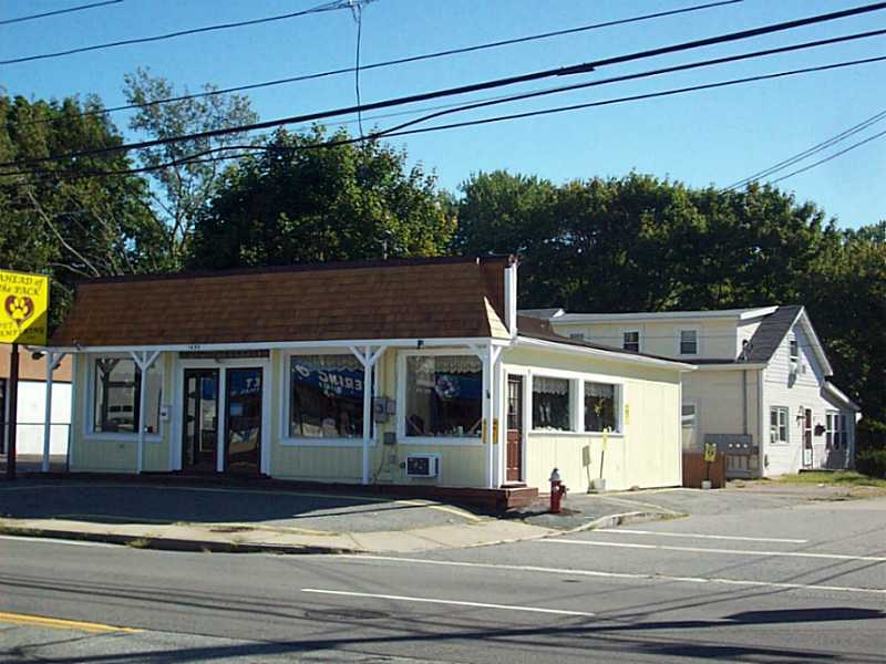1692 Warwick Ave, Warwick, RI 02889 photo 1