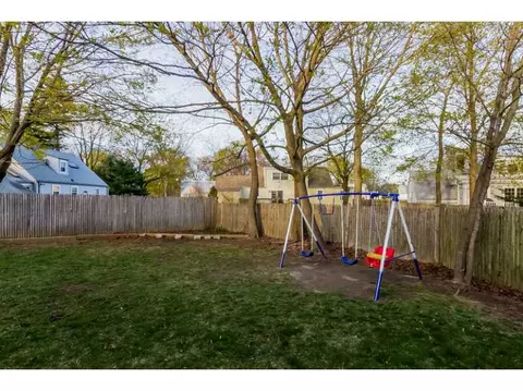 48 Pilgrim Dr, Warwick, RI 02888 photo 23