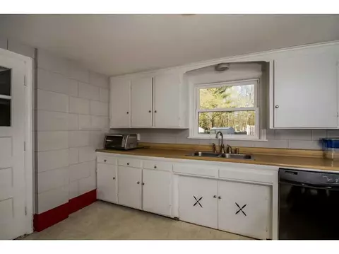48 Pilgrim Dr, Warwick, RI 02888 photo 8