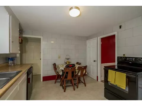48 Pilgrim Dr, Warwick, RI 02888 photo 9