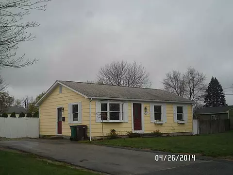 587 Grandview Ave, Woonsocket, RI 02895 photo 1