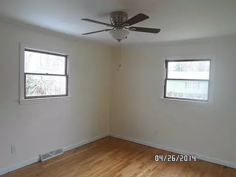 587 Grandview Ave, Woonsocket, RI 02895 photo 9