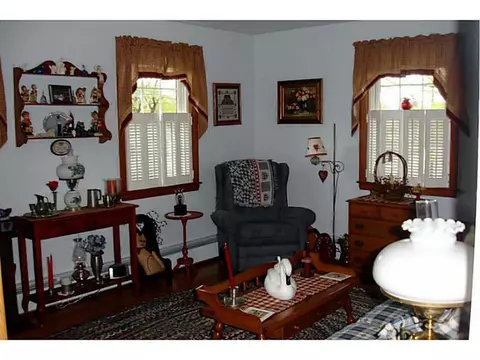 142 Manila Ave, Woonsocket, RI 02895 photo 3