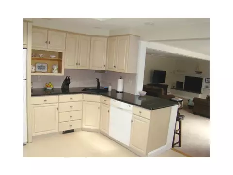 6 Crawford Ave, Warwick, RI 02889 photo 14