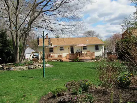 62 Marian Ln, Woonsocket, RI 02895 photo 4