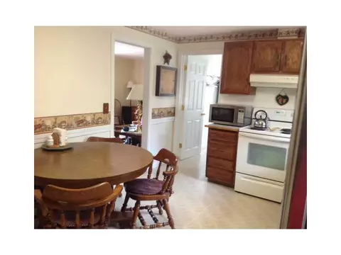 62 Marian Ln, Woonsocket, RI 02895 photo 14