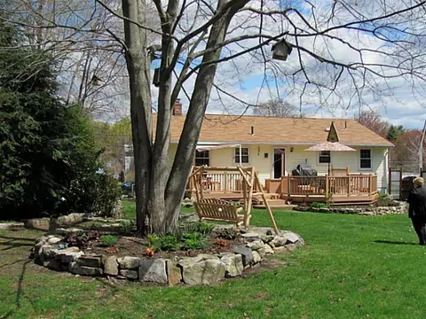 62 Marian Ln, Woonsocket, RI 02895 photo 6