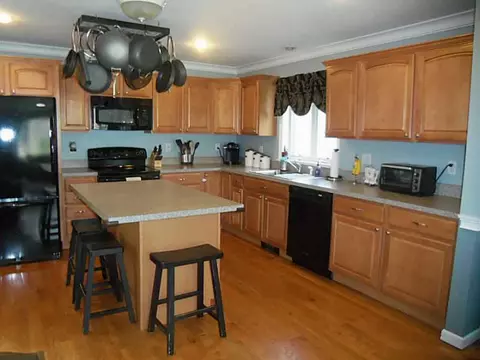 24 Oak Hill Dr, Exeter, RI 02822 photo 3