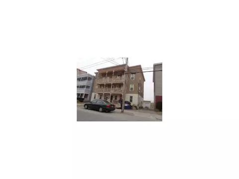 379 E School St, Woonsocket, RI 02895 photo 7