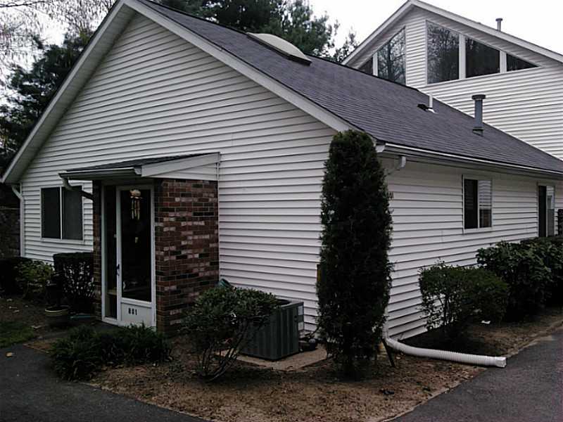 801 Williamsburg Cir, Warwick, RI 02886 photo 1