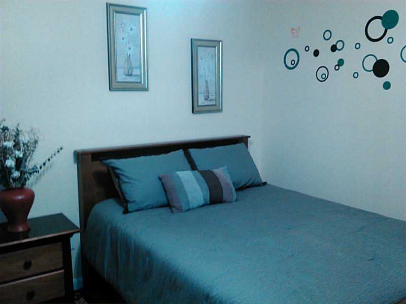 801 Williamsburg Cir, Warwick, RI 02886 photo 23