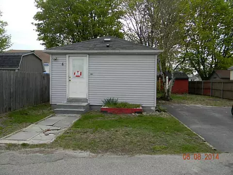 6 Wade St, Warwick, RI 02886 photo 2