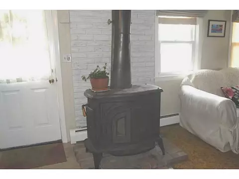 29 Claris St, Warwick, RI 02889 photo 4