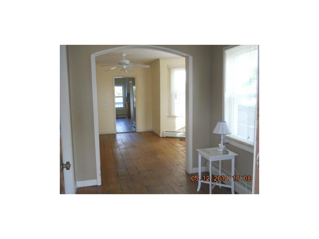 30 Powhatan St, Warwick, RI 02889 photo 4