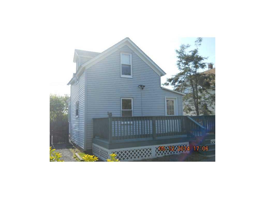 30 Powhatan St, Warwick, RI 02889 photo 2