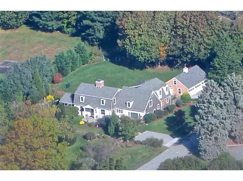 47 Briarcliff Ave, Warwick, RI 02889 photo 2