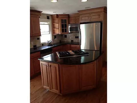 28 Waco Ct, Warwick, RI 02889 photo 4