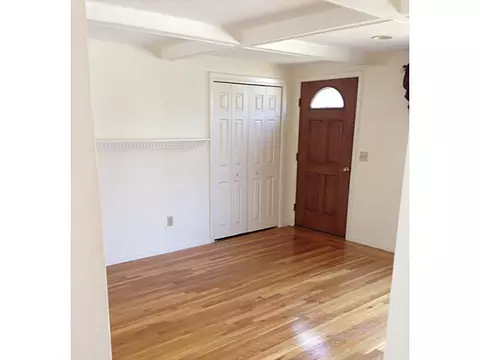 28 Waco Ct, Warwick, RI 02889 photo 3
