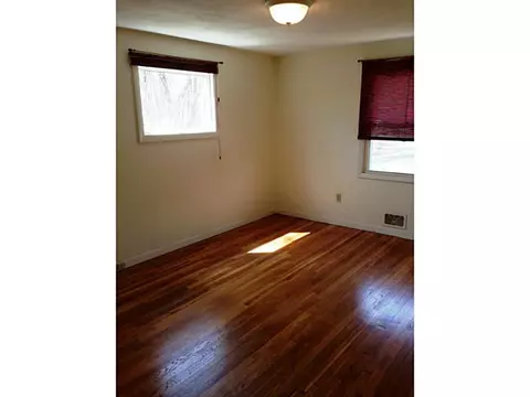 28 Waco Ct, Warwick, RI 02889 photo 8