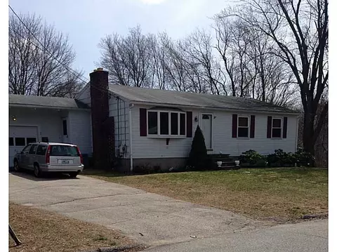 28 Waco Ct, Warwick, RI 02889 photo 1