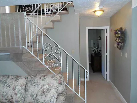 16 Marian Ln, Woonsocket, RI 02895 photo 8