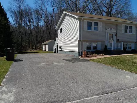 16 Marian Ln, Woonsocket, RI 02895 photo 12