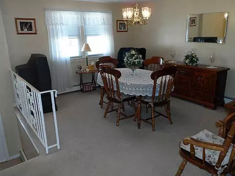 16 Marian Ln, Woonsocket, RI 02895 photo 5