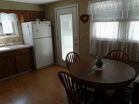 16 Marian Ln, Woonsocket, RI 02895 photo 3