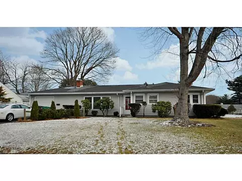 52 Killdeer Rd, Warwick, RI 02888 photo 2