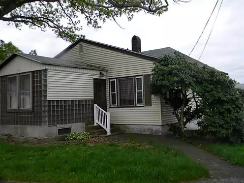 111 Jillson Ave, Woonsocket, RI 02895 photo 2