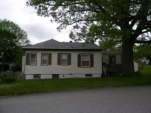 111 Jillson Ave, Woonsocket, RI 02895 photo 3