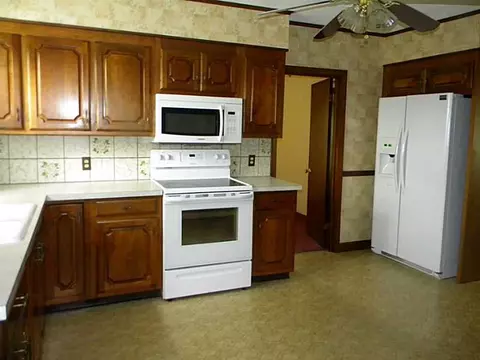 111 Jillson Ave, Woonsocket, RI 02895 photo 4