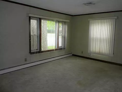 111 Jillson Ave, Woonsocket, RI 02895 photo 9