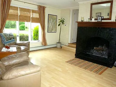 9 Pine Ave, Barrington, RI 02806 photo 5