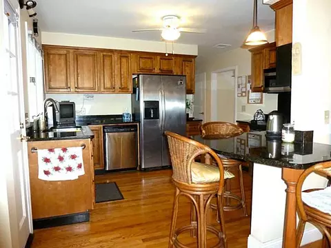 9 Pine Ave, Barrington, RI 02806 photo 4